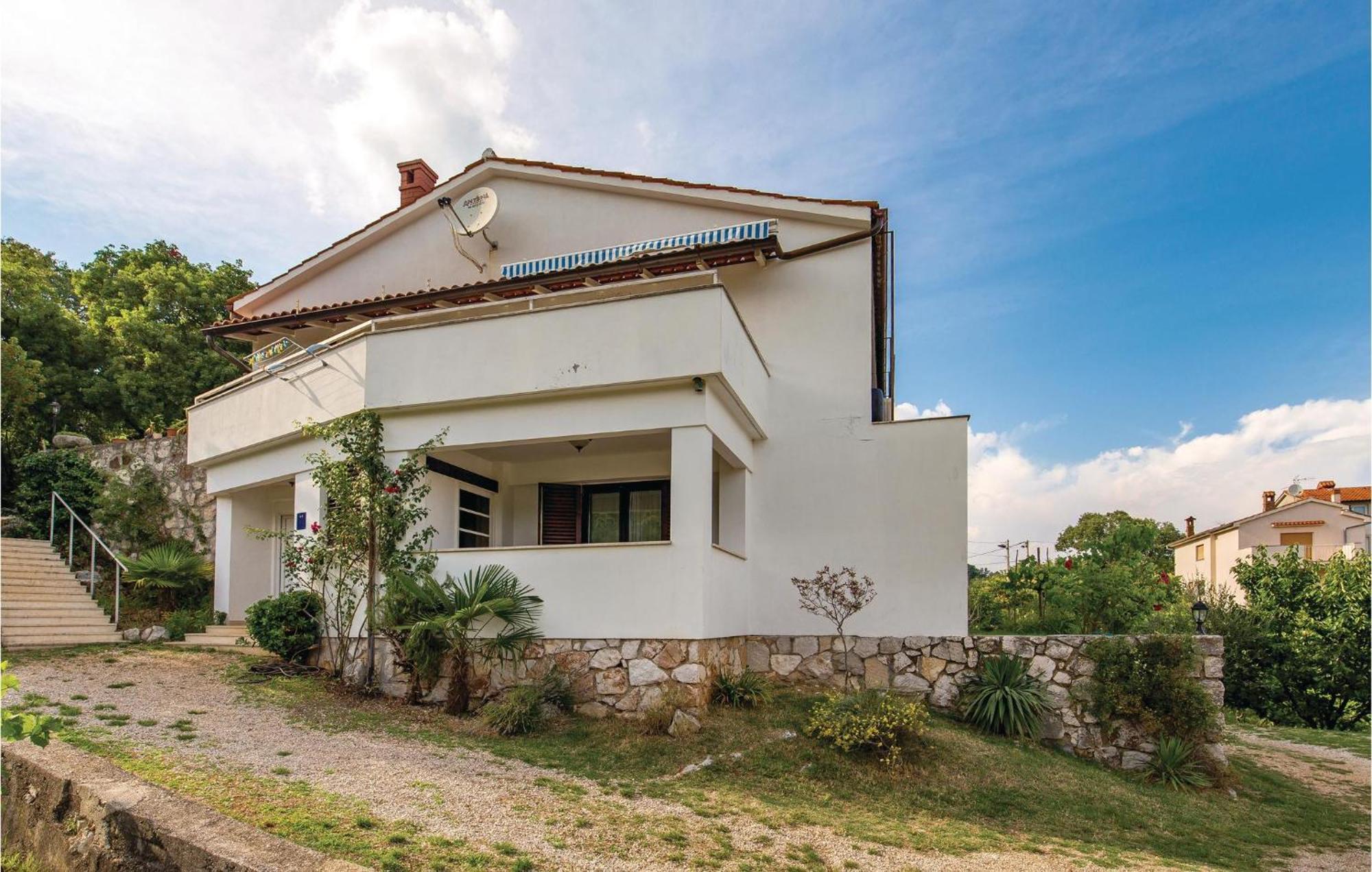 Lovely Apartment In Brsec With House Sea View Kültér fotó